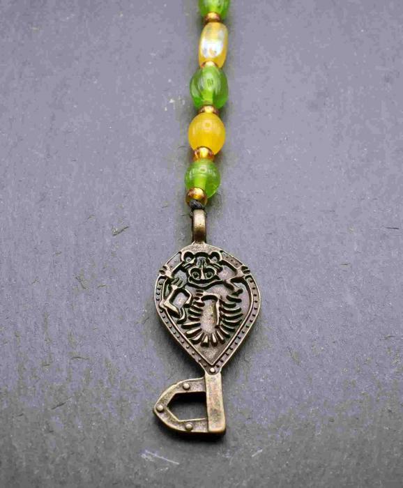 Wikinger Schlüssel mit Perlenkette in grün und gelb von Belanas Schatzkiste