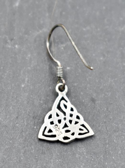 Rückseite mit Stempel der Keltische Knoten-Ohrringe aus 925er-Silber