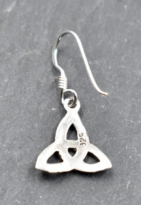 Rückseite mit Stempel von Keltische Trinity-Knoten Ohrringe aus 925er-Silber