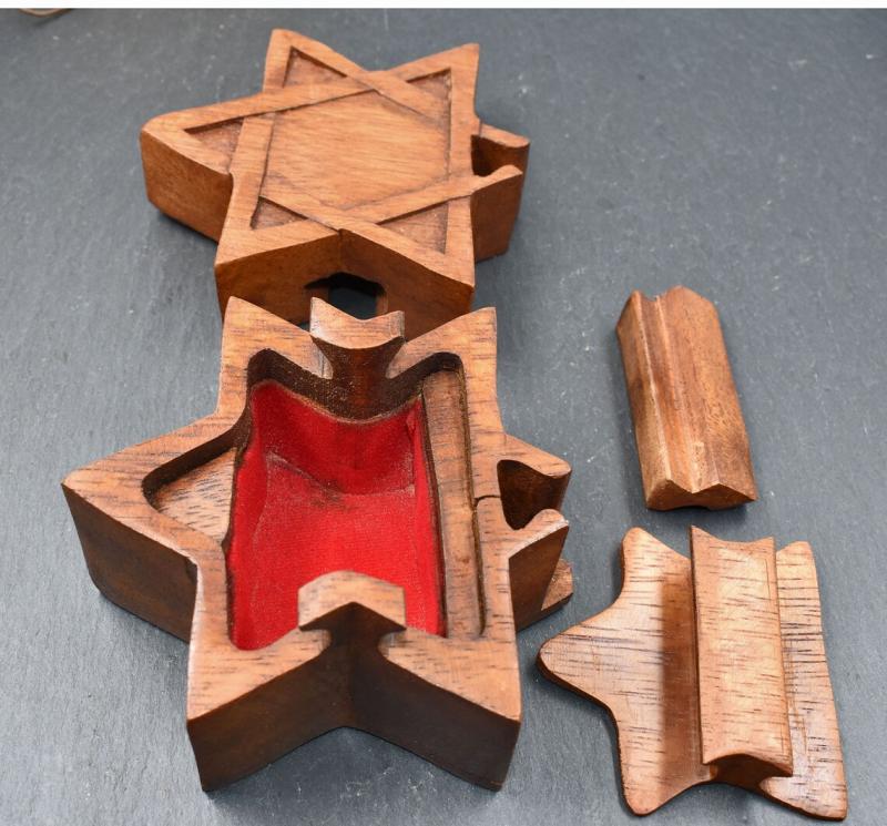 Stern Schatulle oder Pentagramm Box für kleine Geschenke von Belanas Schatzkiste offen