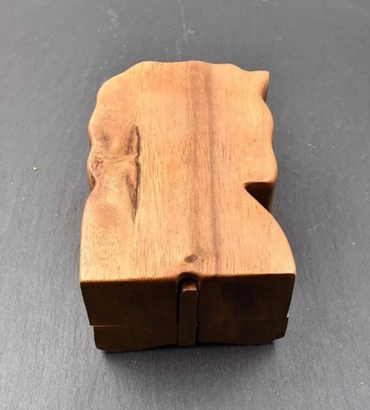Rückseite der Sleipnir Schatulle - Puzzeldose aus Holz