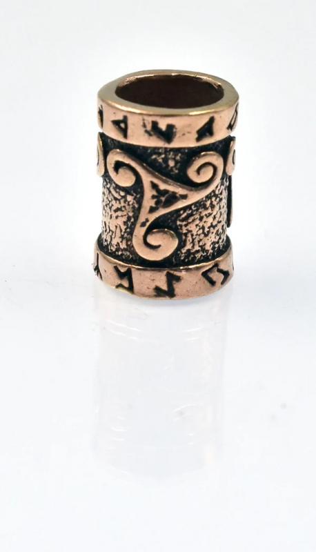 Bartperle mit Triskelen und Runen aus Bronze von Belanas Schatzkiste
